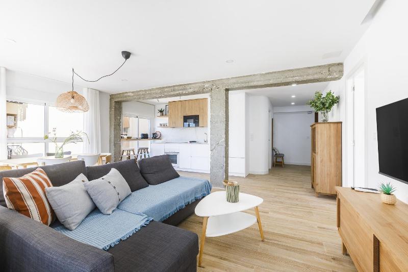 A&N Central Beach Walk Apartment with Terrace - image 37