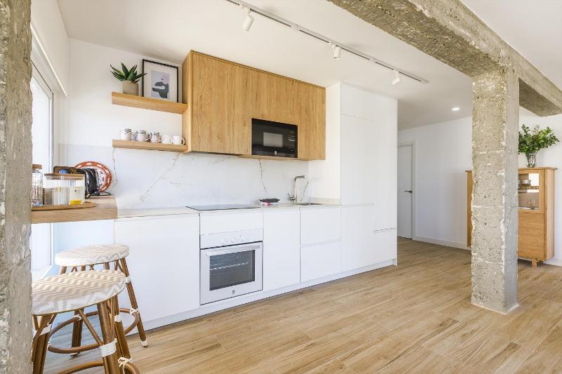 A&N Central Beach Walk Apartment with Terrace - image 44