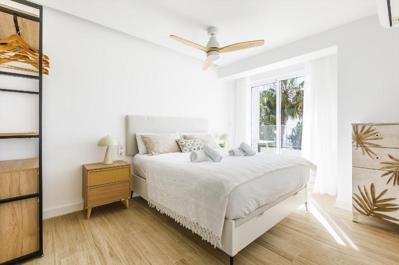 A&N Central Beach Walk Apartment with Terrace - image 10