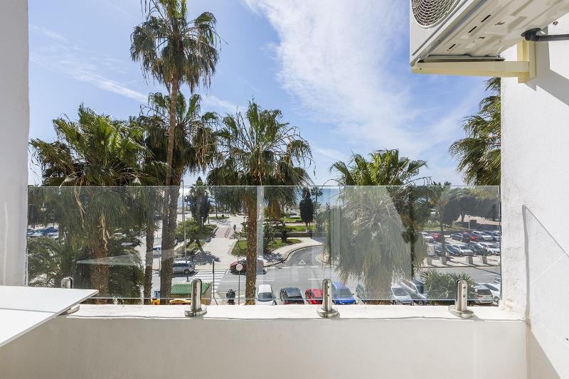 A&N Central Beach Walk Apartment with Terrace - image 3