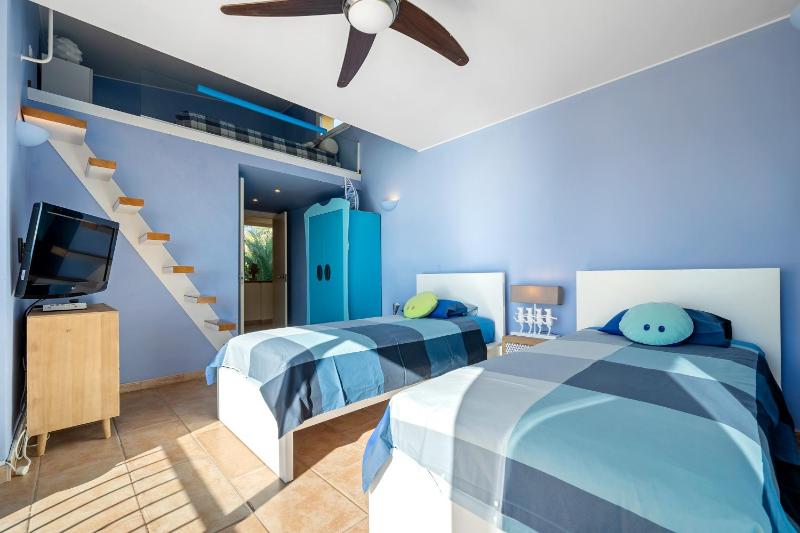 The beauty of Cala Tamarit - image 32