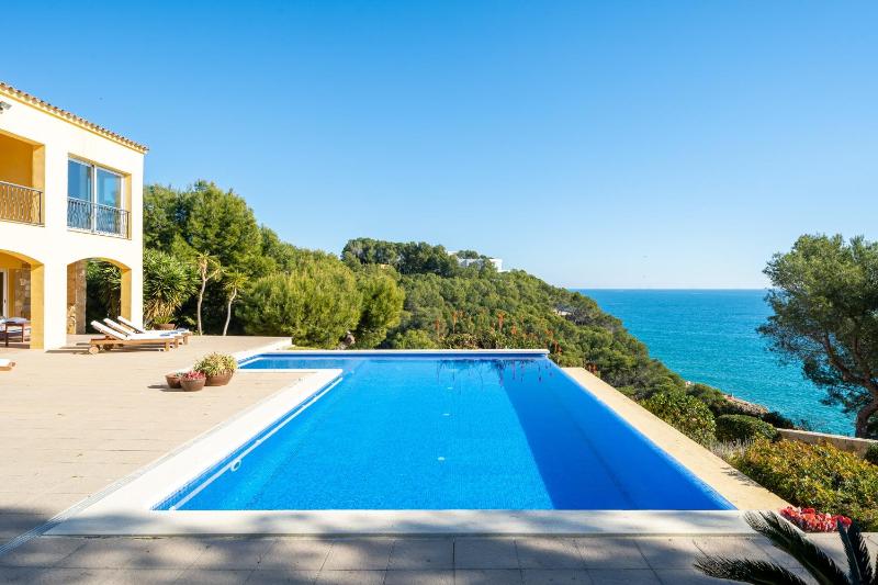 The beauty of Cala Tamarit - image 17