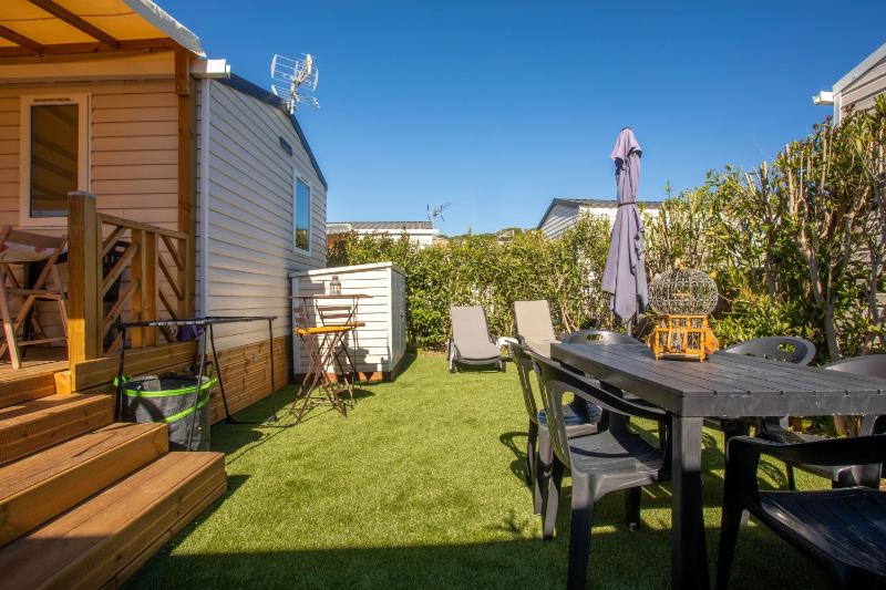Mobilhome tout confort avec piscine - image 13