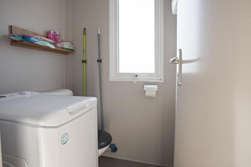 Mobilhome tout confort avec piscine - image 24