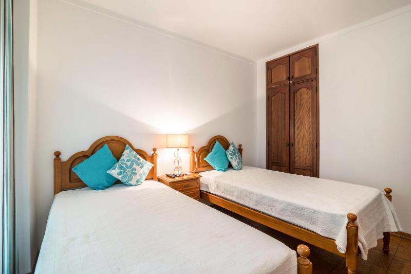 Regueiró Quarteira Beach Apartment - image 1