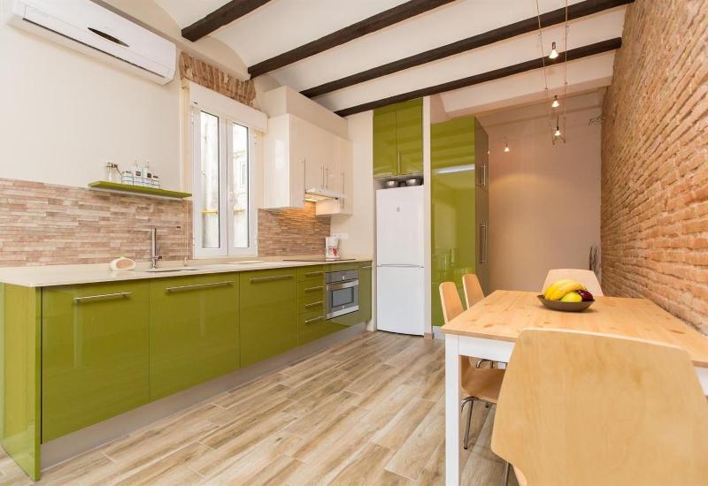 Cozy apartment in Gracia - image 4