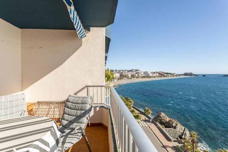 Apartment with sea view - image 13