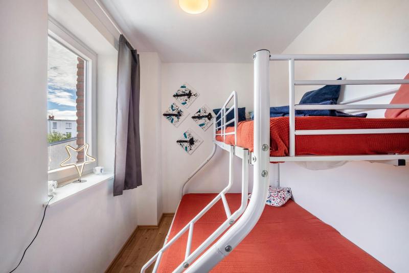 Tiny Home - image 9