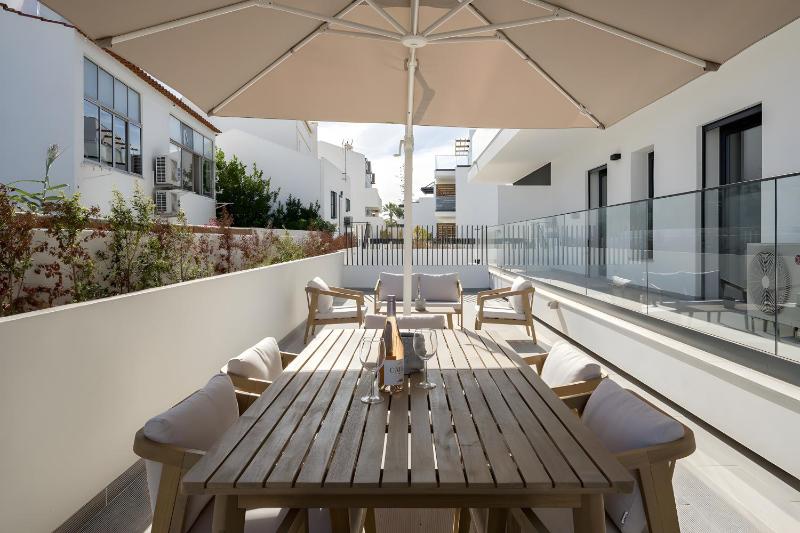 Spacious T2 With Luxury Terrace - image 5