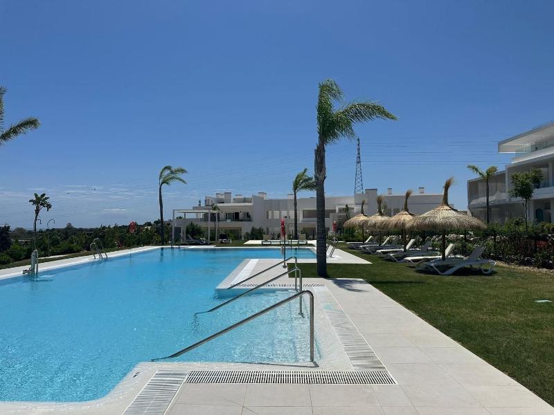 Lujo y Playa Caribeña en Estepona - image 38