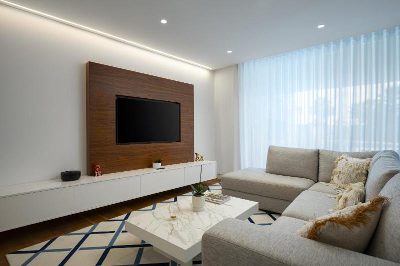 Lake 24 Luxury Apartment - By HD - image 11
