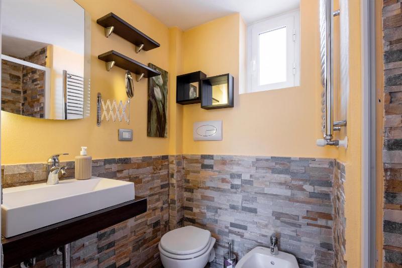 Fb House - image 22
