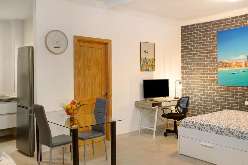 Beach Studio Apartment Canteras - image 12