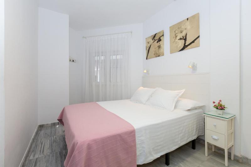 Lovely seaview apartment - image 12