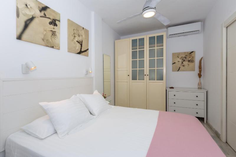 Lovely seaview apartment - image 23