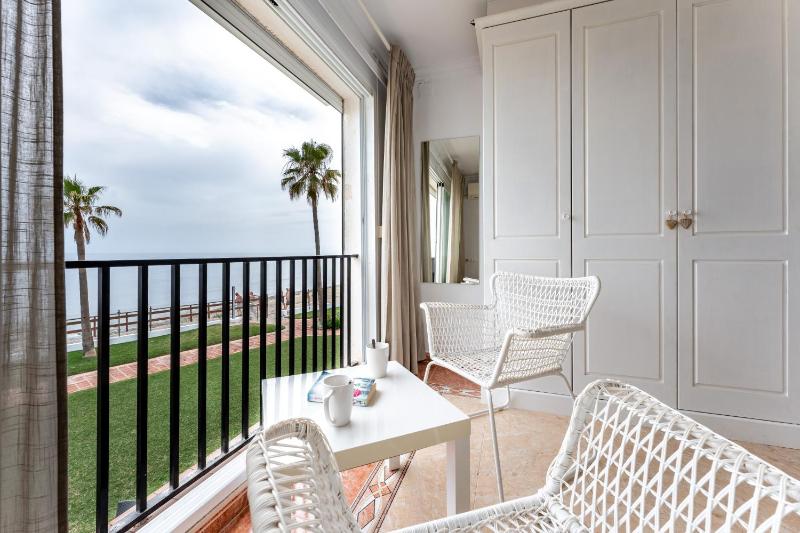 Sea Front Beach House Sandra D - image 14