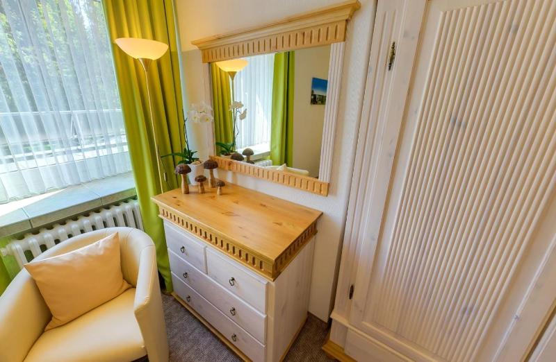 Standard Double Room image 3