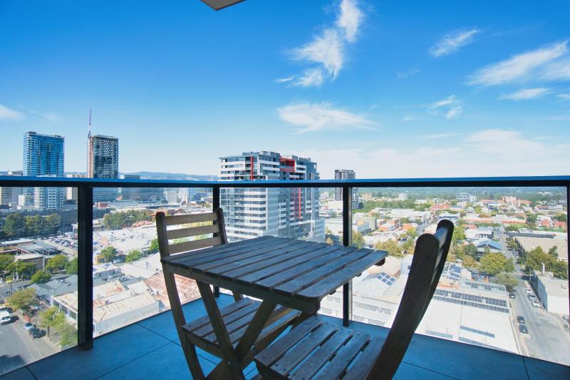 Sky Gem - Comfy 1BR APT Adelaide CBD w Pool & Gym - image 11