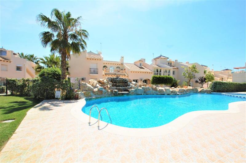 Beautiful House in a quiet area - image 11