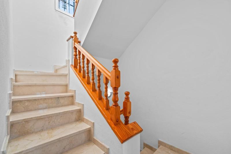 Beautiful House in a quiet area - image 14