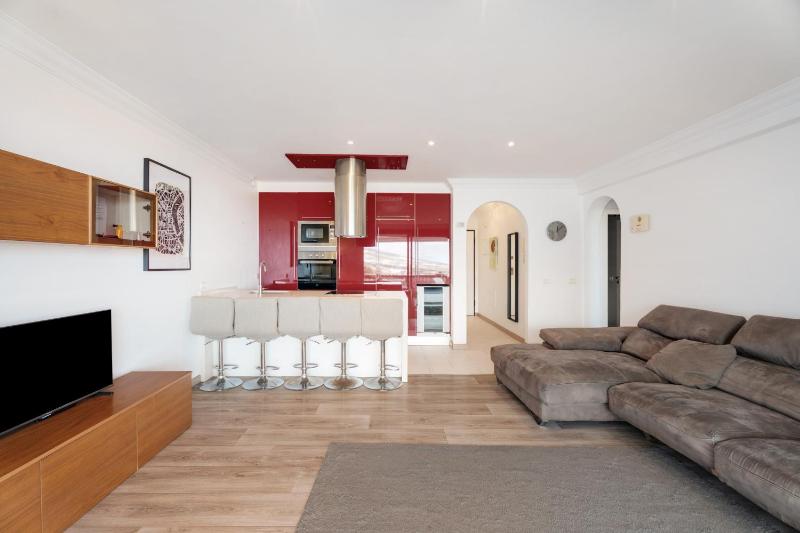 Apartment 3 Bedrooms Heated Pool - image 7