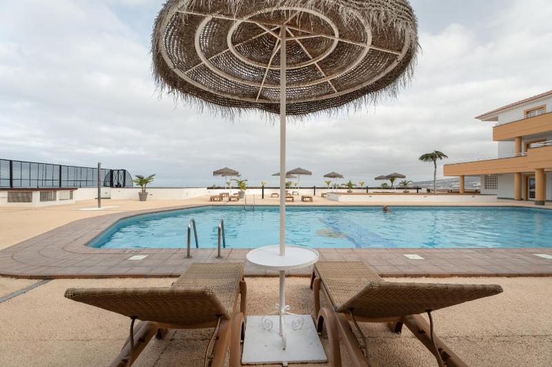 Apartment 3 Bedrooms Heated Pool - image 9
