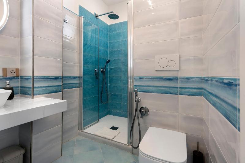 Sorrento Center Luxury Apartment 3 - image 17