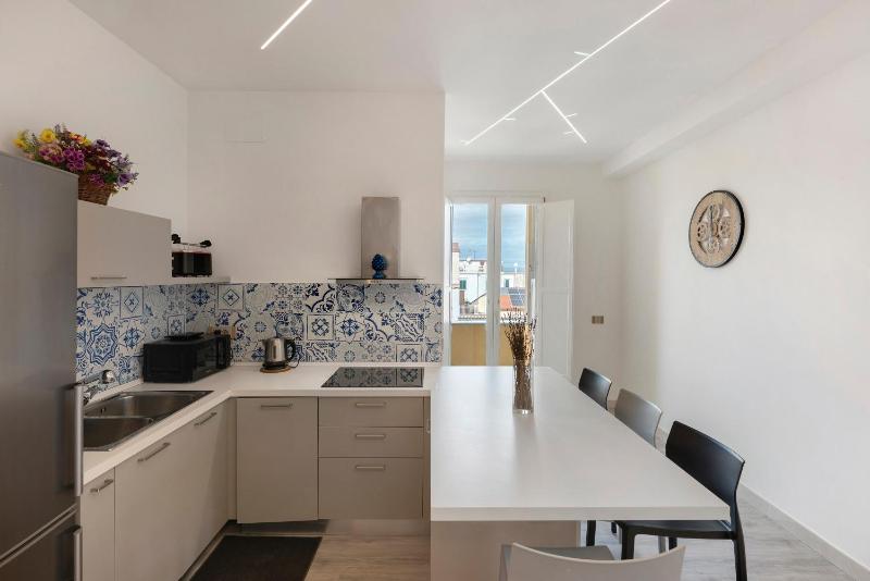 Sorrento Center Luxury Apartment 3 - image 28