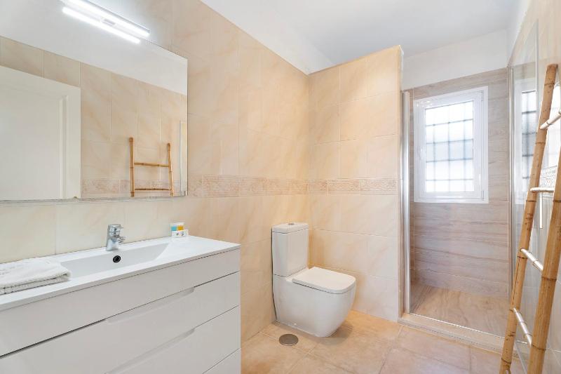 House Carla Private Pool Heated - image 34