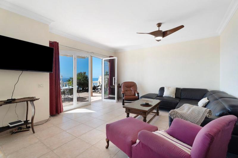 House Carla Private Pool Heated - image 26
