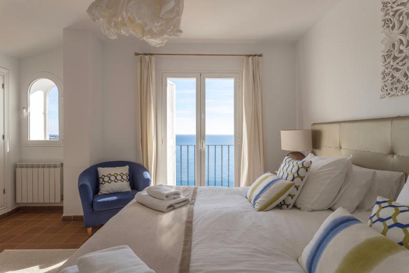 Five Star Villa with Heavenly Views - image 26