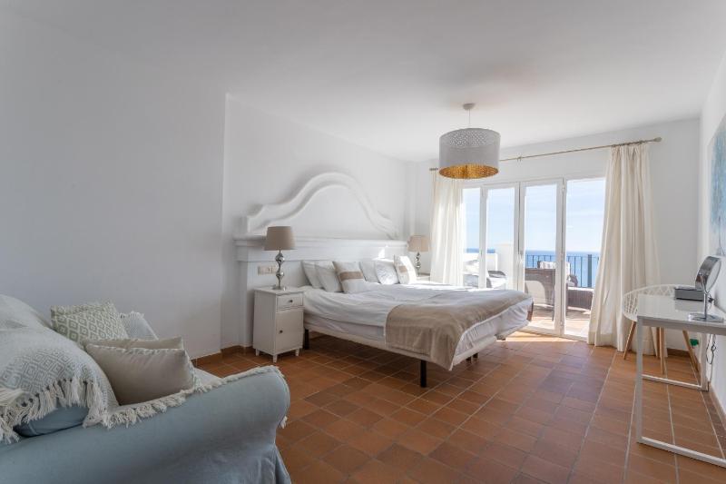 Five Star Villa with Heavenly Views - image 22