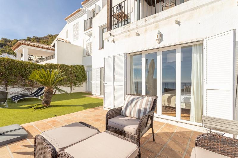 Five Star Villa with Heavenly Views - image 19