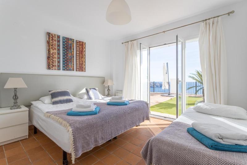 Five Star Villa with Heavenly Views - image 6