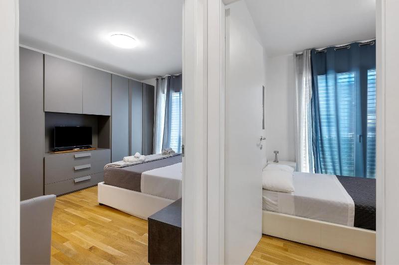 Bellavista Luxury Home - image 30