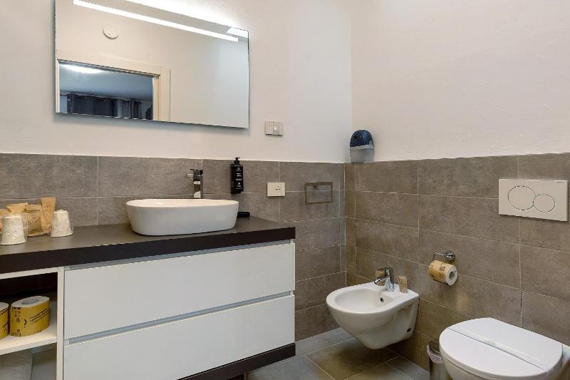 Bellavista Luxury Home - image 19