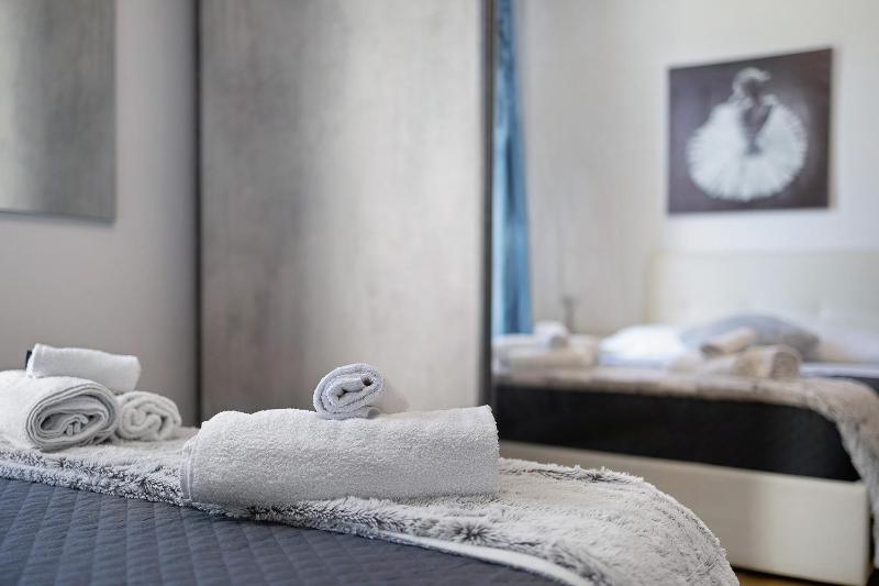 Bellavista Luxury Home - image 25