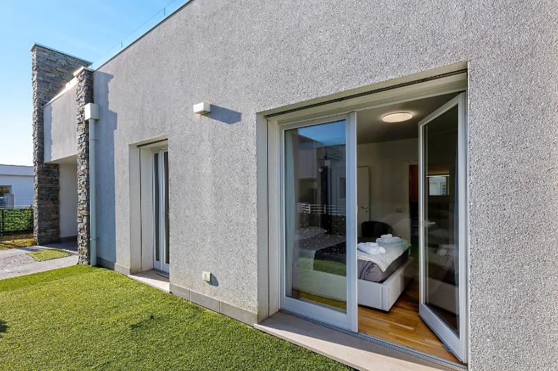 Bellavista Luxury Home - image 21