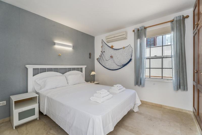 La Caleta Seaside Villa With Pool - image 13