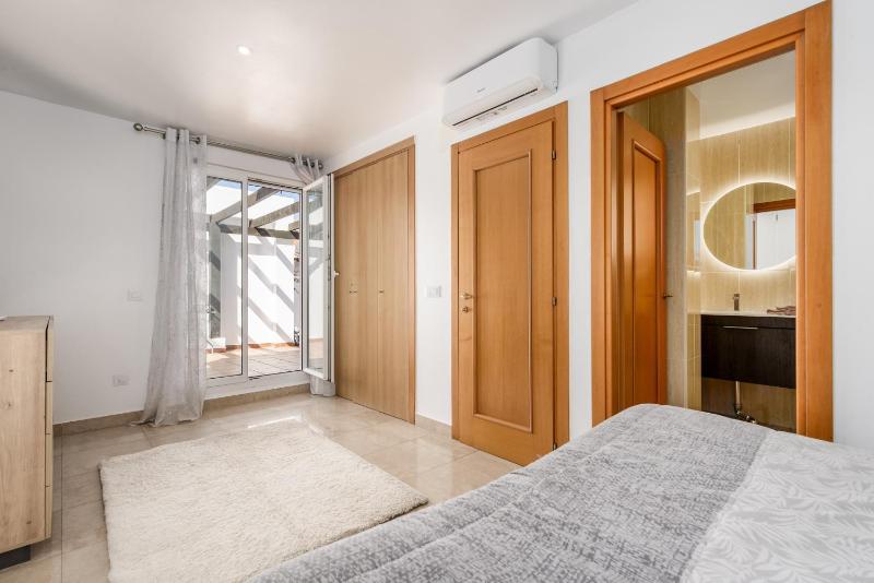 Atico Duplex con terraza - image 31