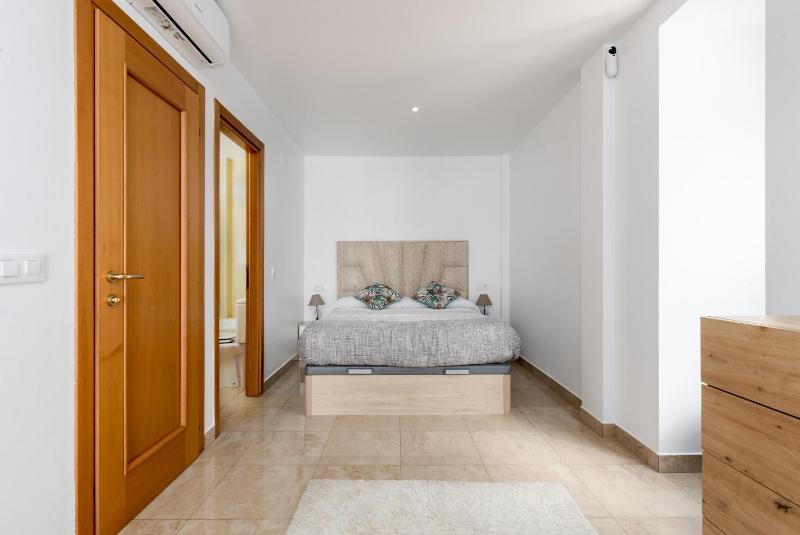 Atico Duplex con terraza - image 9