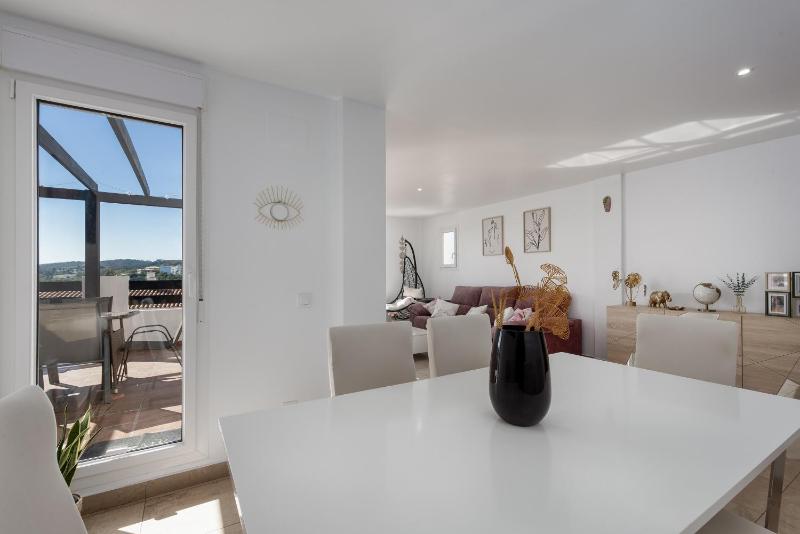 Atico Duplex con terraza - image 8