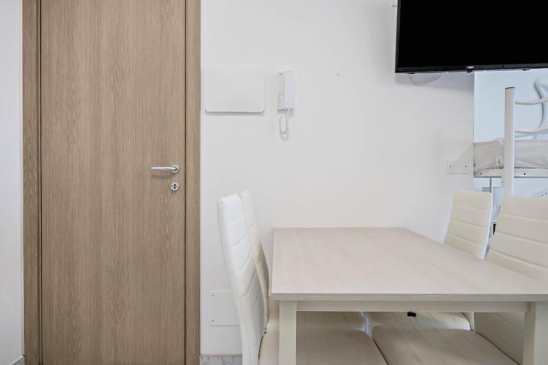 Planet Suite 303 - image 5