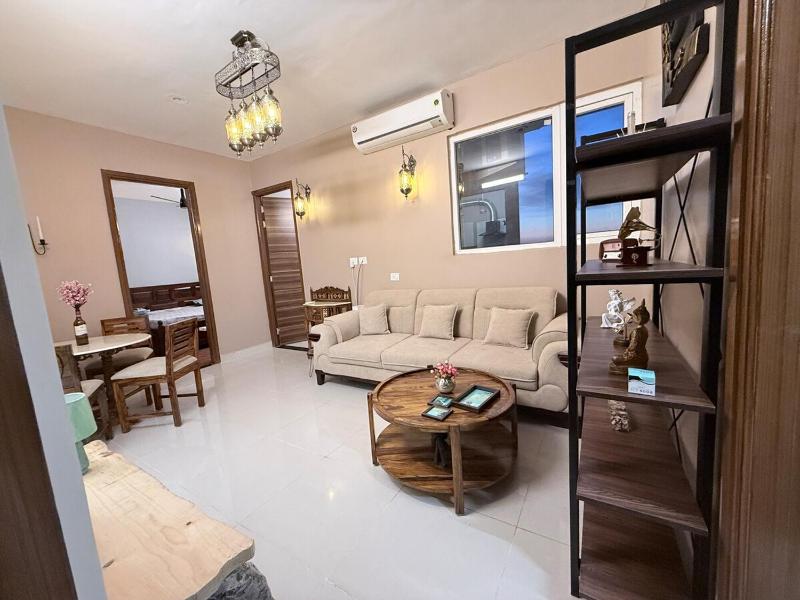 Flat in chandigarh skyline view 13th floor - image 8