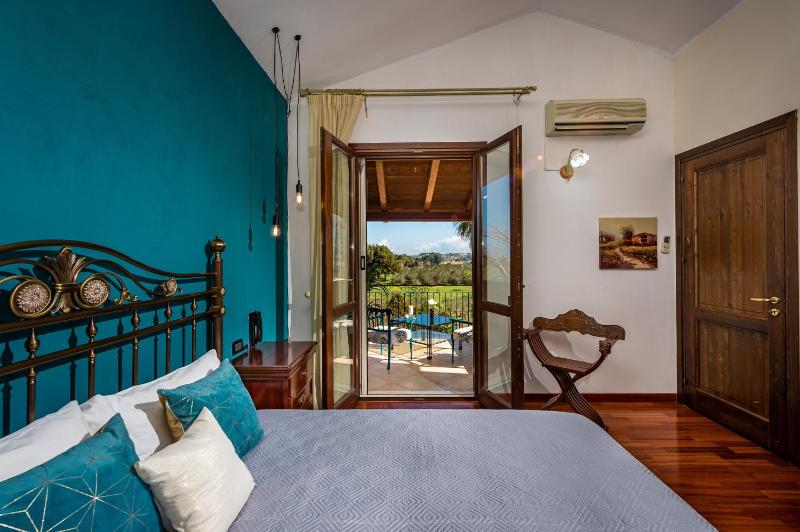Delux with private pool - image 6