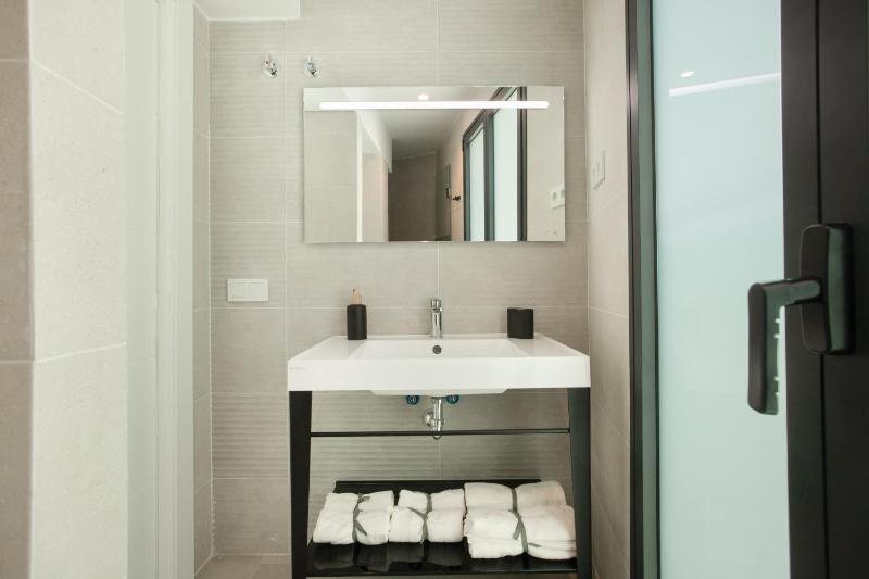 Begobe Room - image 5