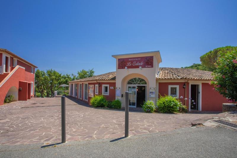 Grimaud 4 personnes clim vue mer - image 29