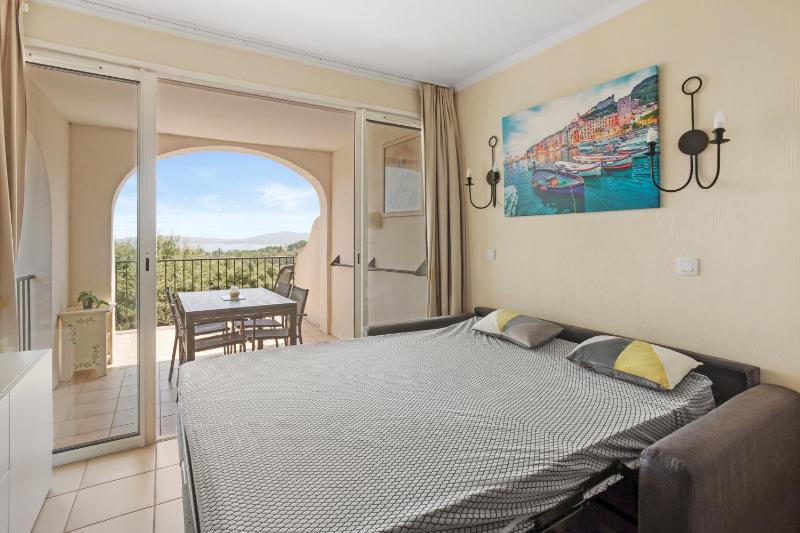 Grimaud 4 personnes clim vue mer - image 22