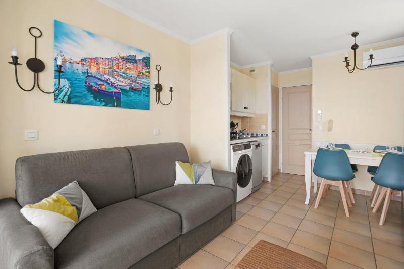 Grimaud 4 personnes clim vue mer - image 15