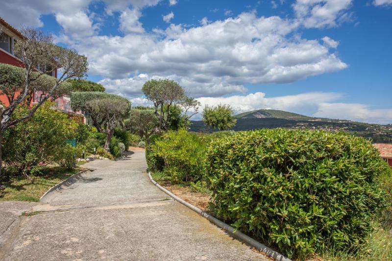 Grimaud 4 personnes clim vue mer - image 17